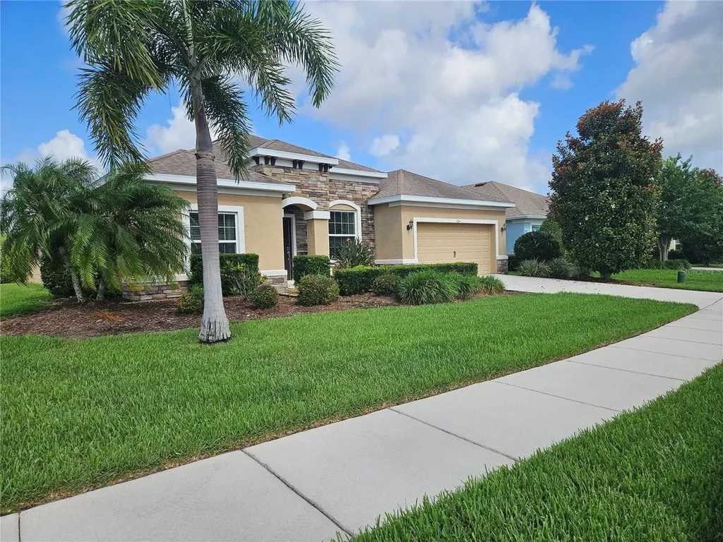 924 Buttercup Glen Bradenton FL 34212