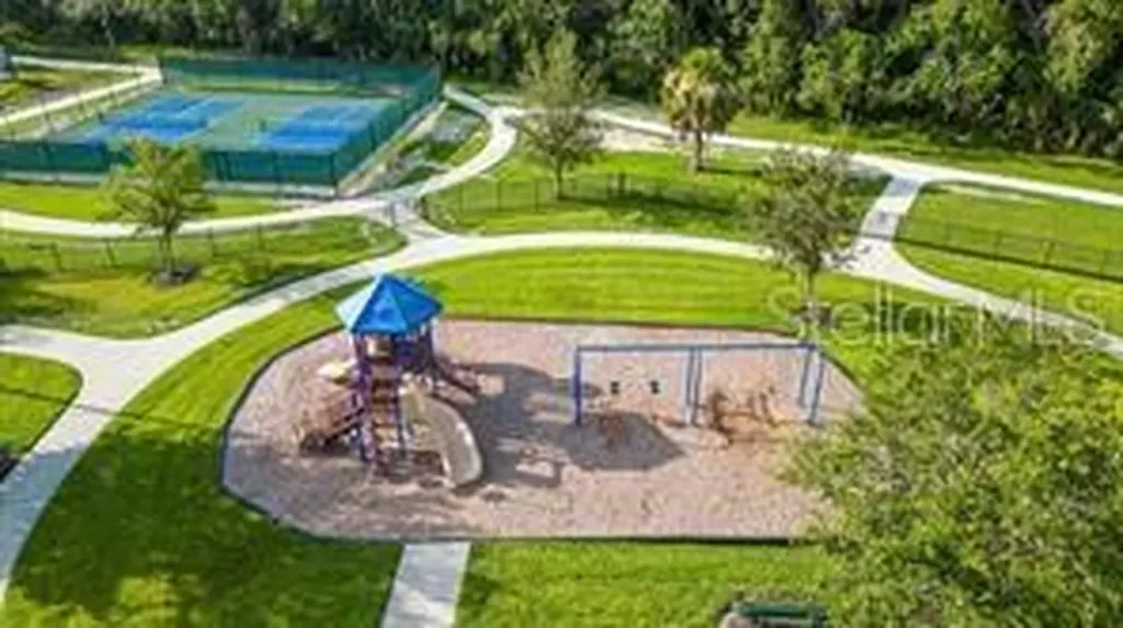 924 Buttercup Glen Bradenton FL 34212