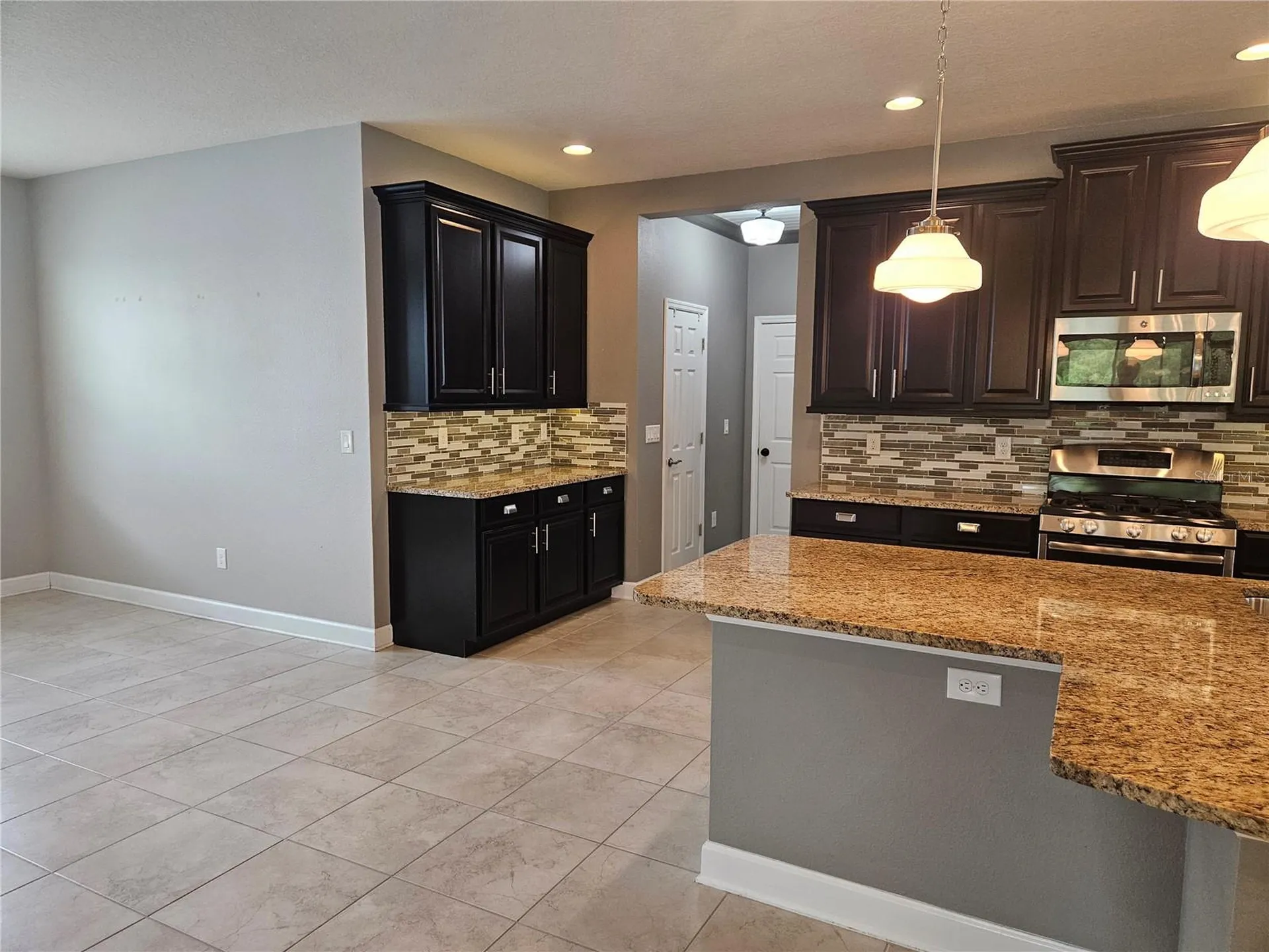 924 Buttercup Glen Bradenton FL 34212