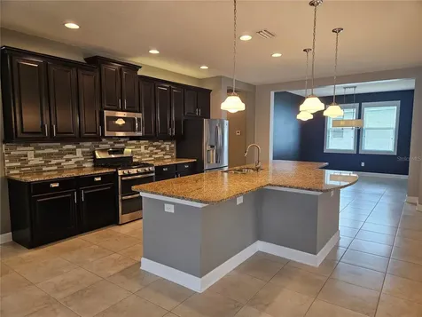 924 Buttercup Glen Bradenton FL 34212