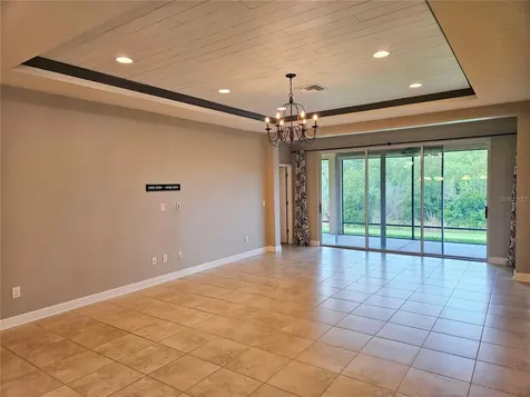 924 Buttercup Glen Bradenton FL 34212