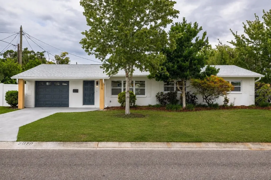 2070 55th Street N St Petersburg FL 33710