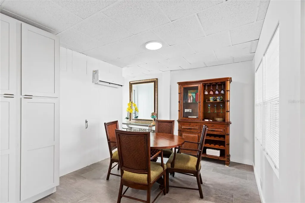 250 Rosery Road NW Largo FL 33770