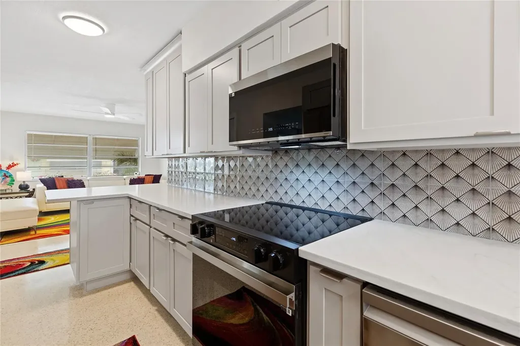 250 Rosery Road NW Largo FL 33770