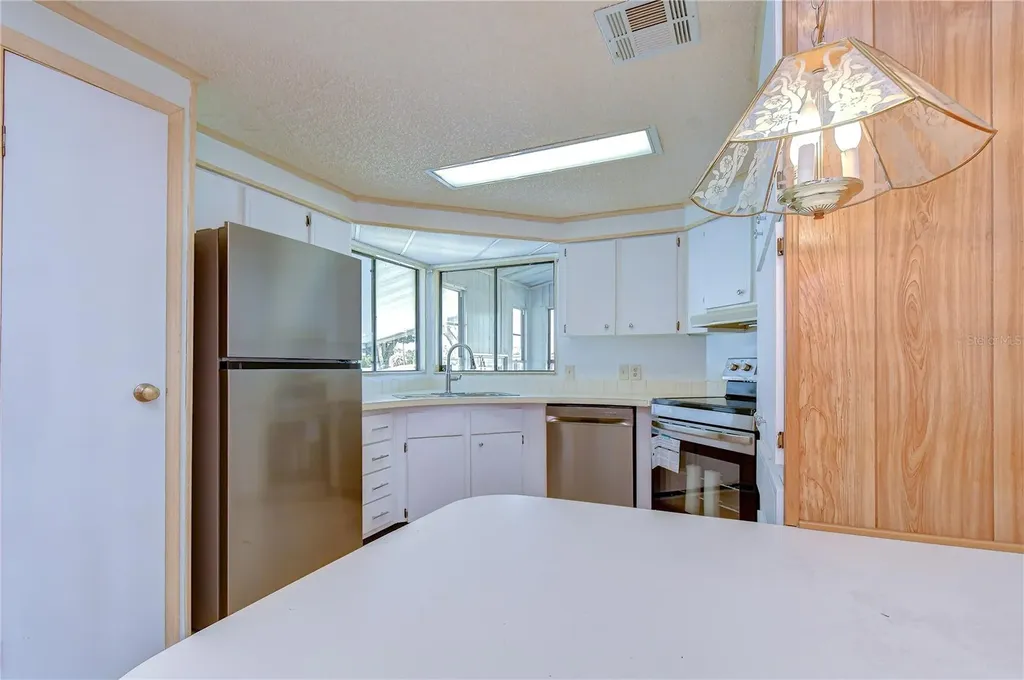 6055 Crestview Lane Zephyrhills FL 33542