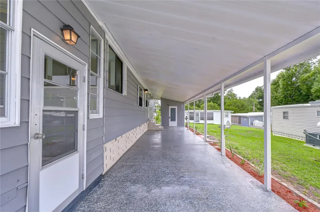 6055 Crestview Lane Zephyrhills FL 33542