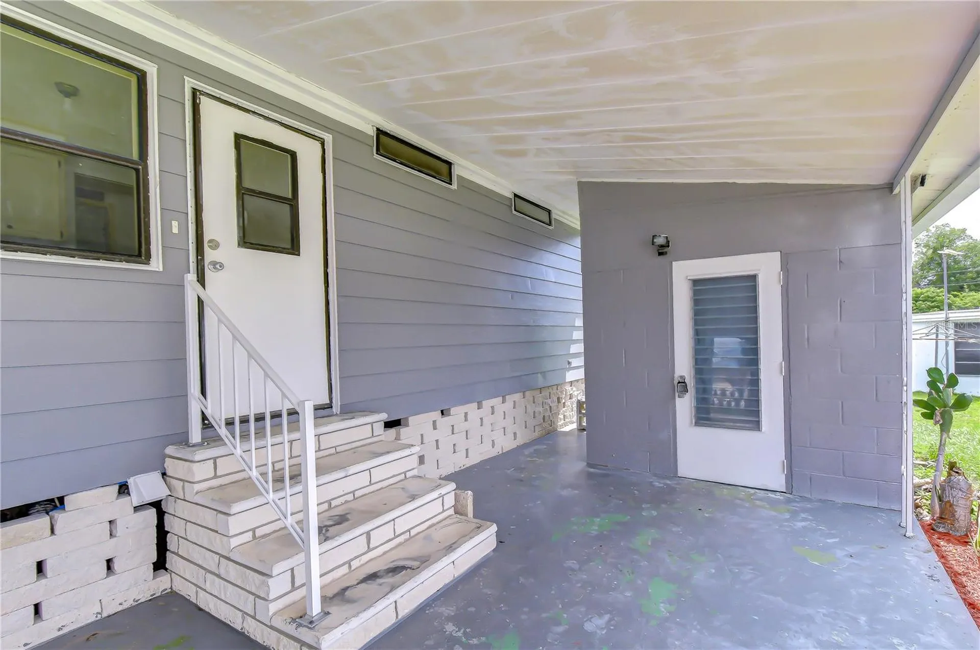 6055 Crestview Lane Zephyrhills FL 33542