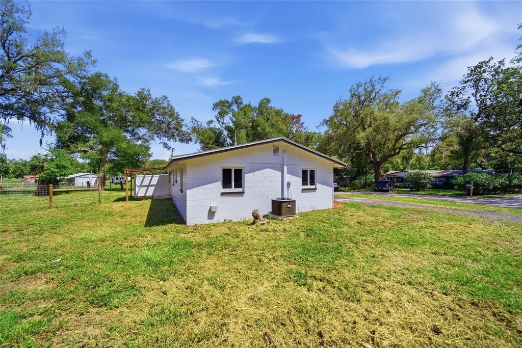 20514 Mickens Drive Dade City FL 33523