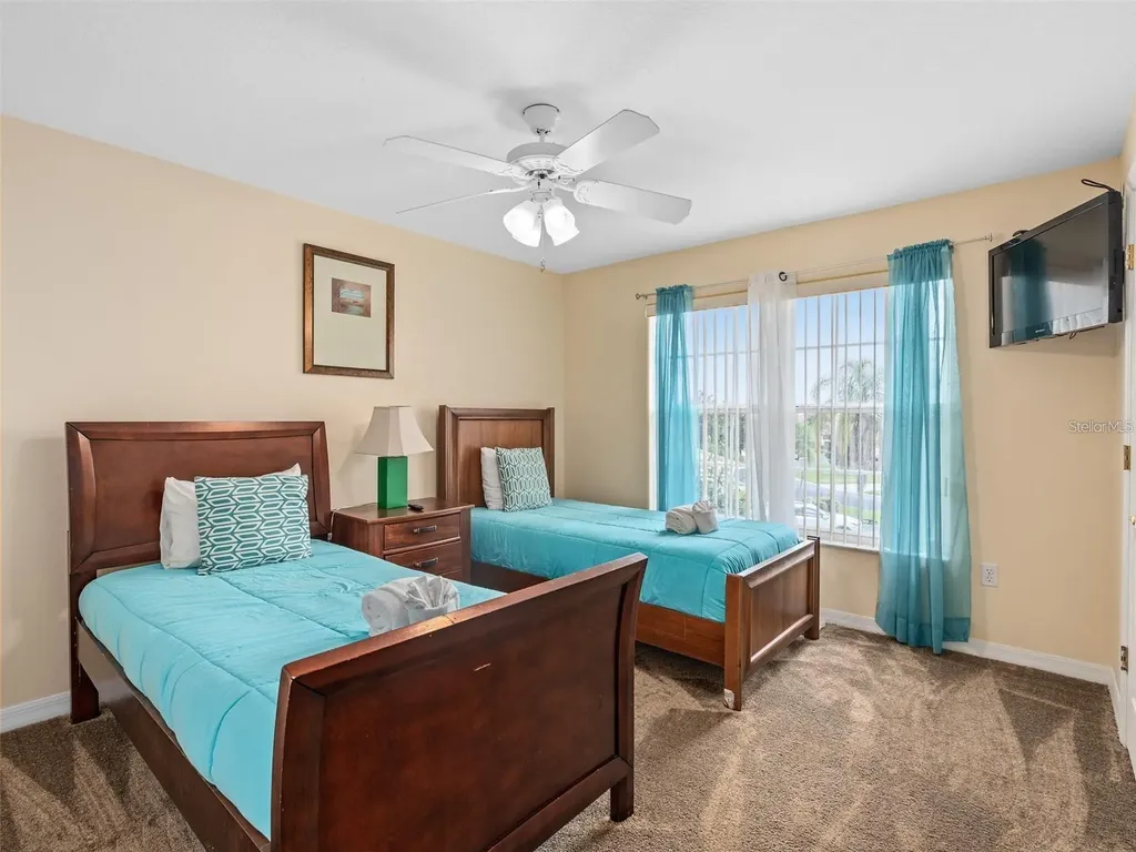 426 Vista Loop Davenport FL 33897