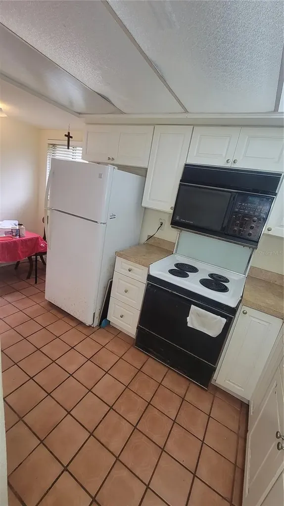2737 E Enterprise Road Clearwater FL 33759