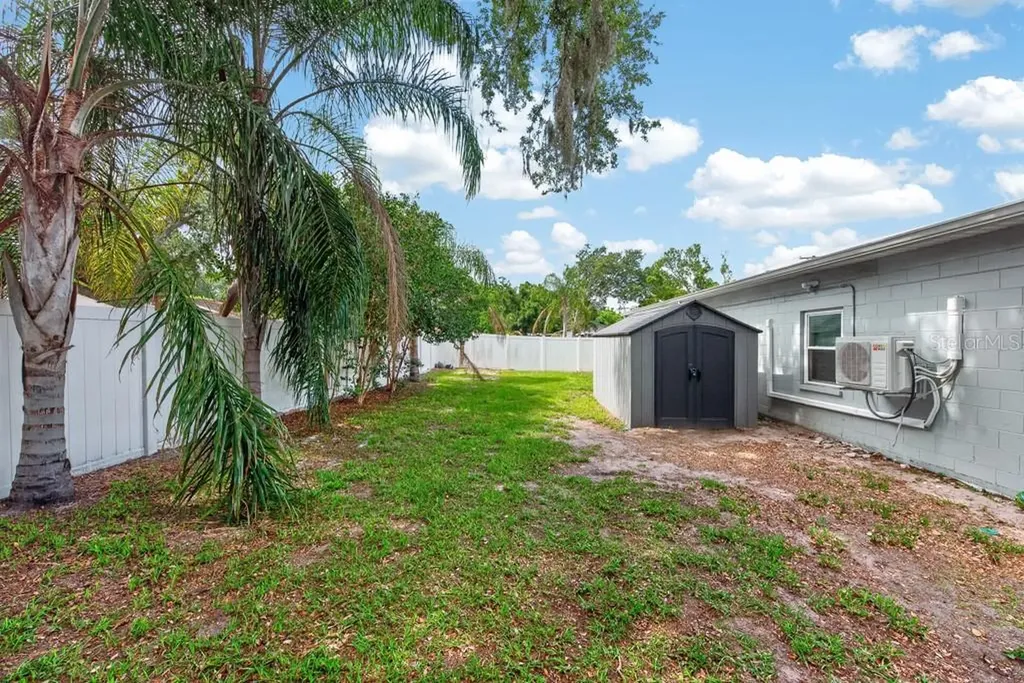 5127 Pine Street Seffner FL 33584