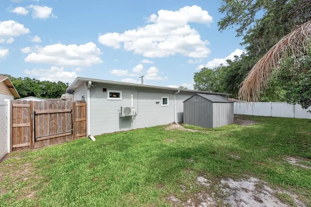 5127 Pine Street Seffner FL 33584