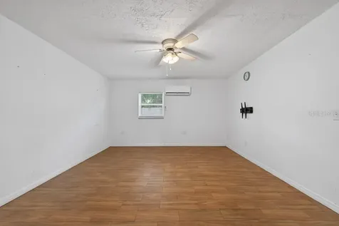 5127 Pine Street Seffner FL 33584