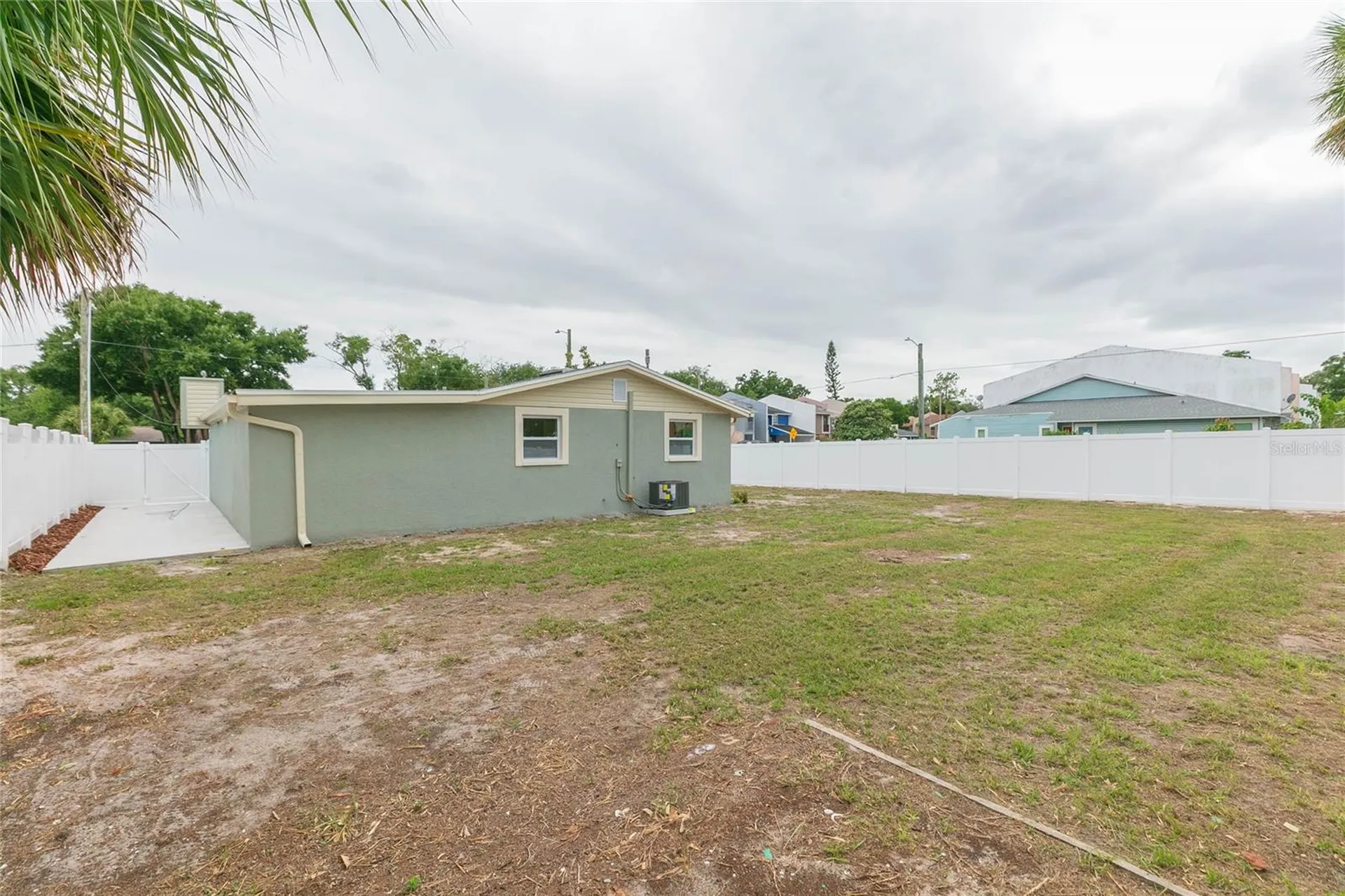 8723 N River Forest Circle Tampa FL 33604