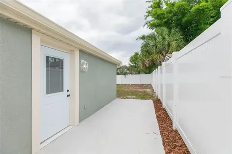 8723 N River Forest Circle Tampa FL 33604
