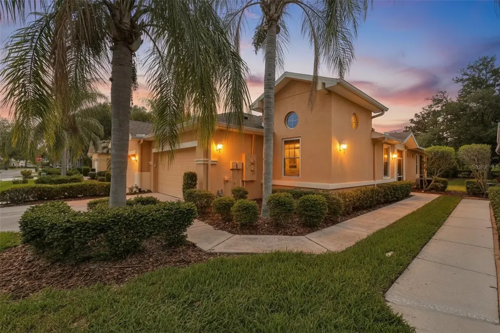 2010 Sifield Greens Way Sun City Center FL 33573