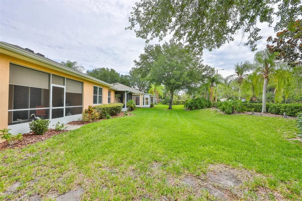 2010 Sifield Greens Way Sun City Center FL 33573