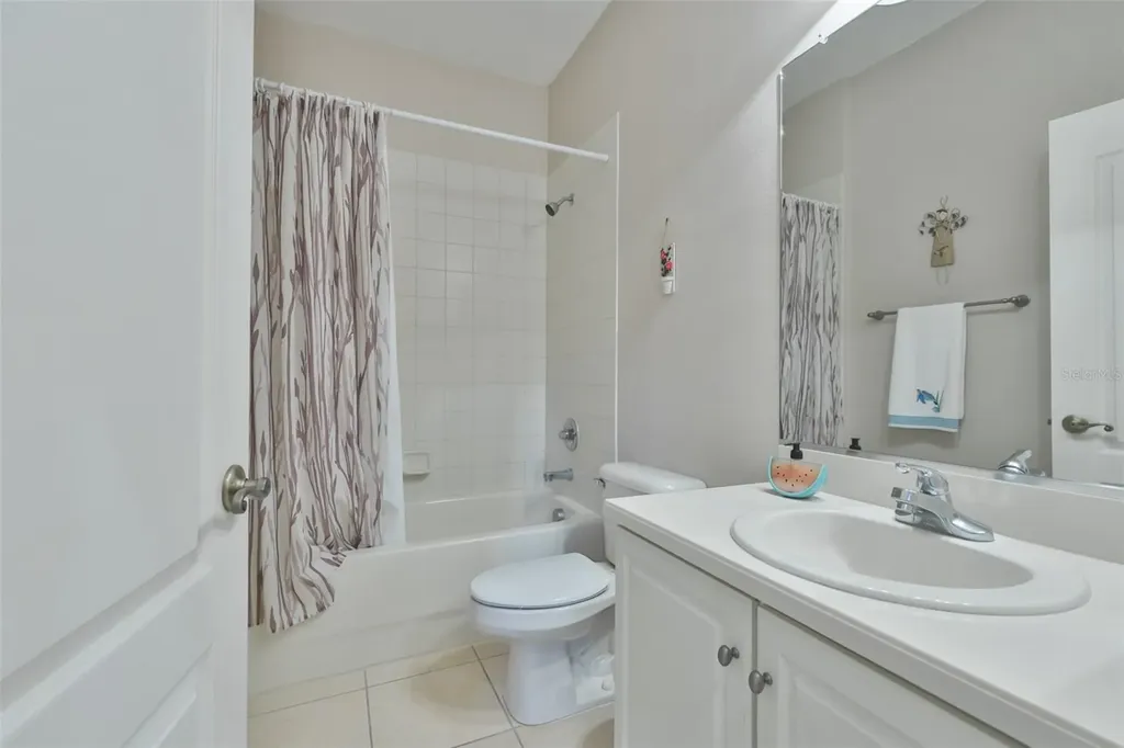 2010 Sifield Greens Way Sun City Center FL 33573