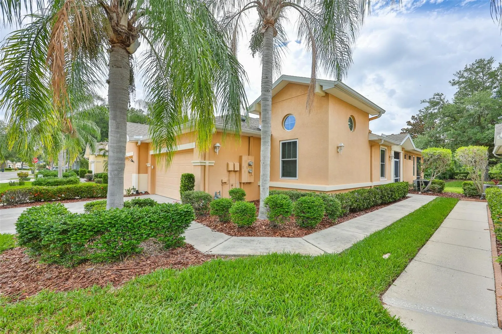 2010 Sifield Greens Way Sun City Center FL 33573