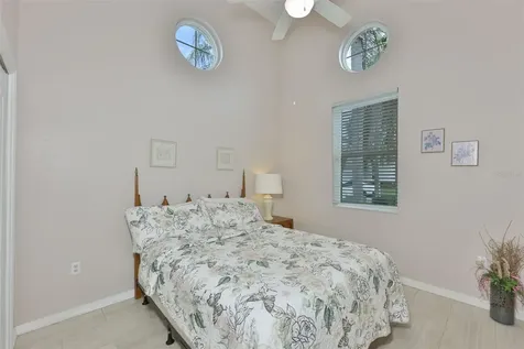 2010 Sifield Greens Way Sun City Center FL 33573