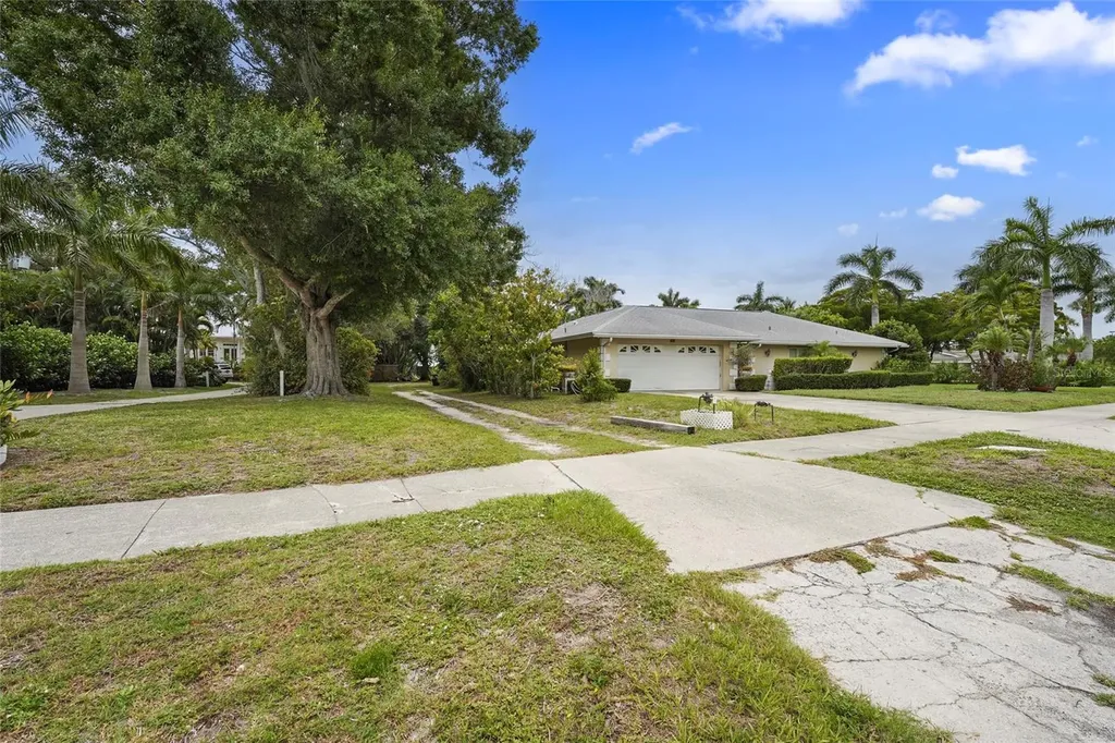 7538 Westmoreland Drive Sarasota FL 34243