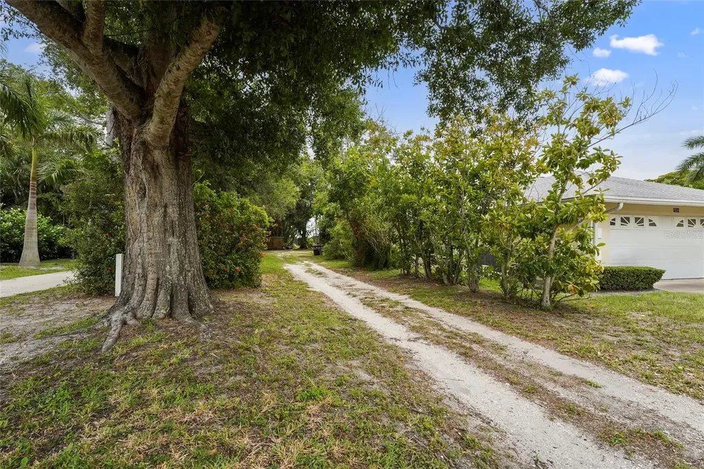 7538 Westmoreland Drive Sarasota FL 34243