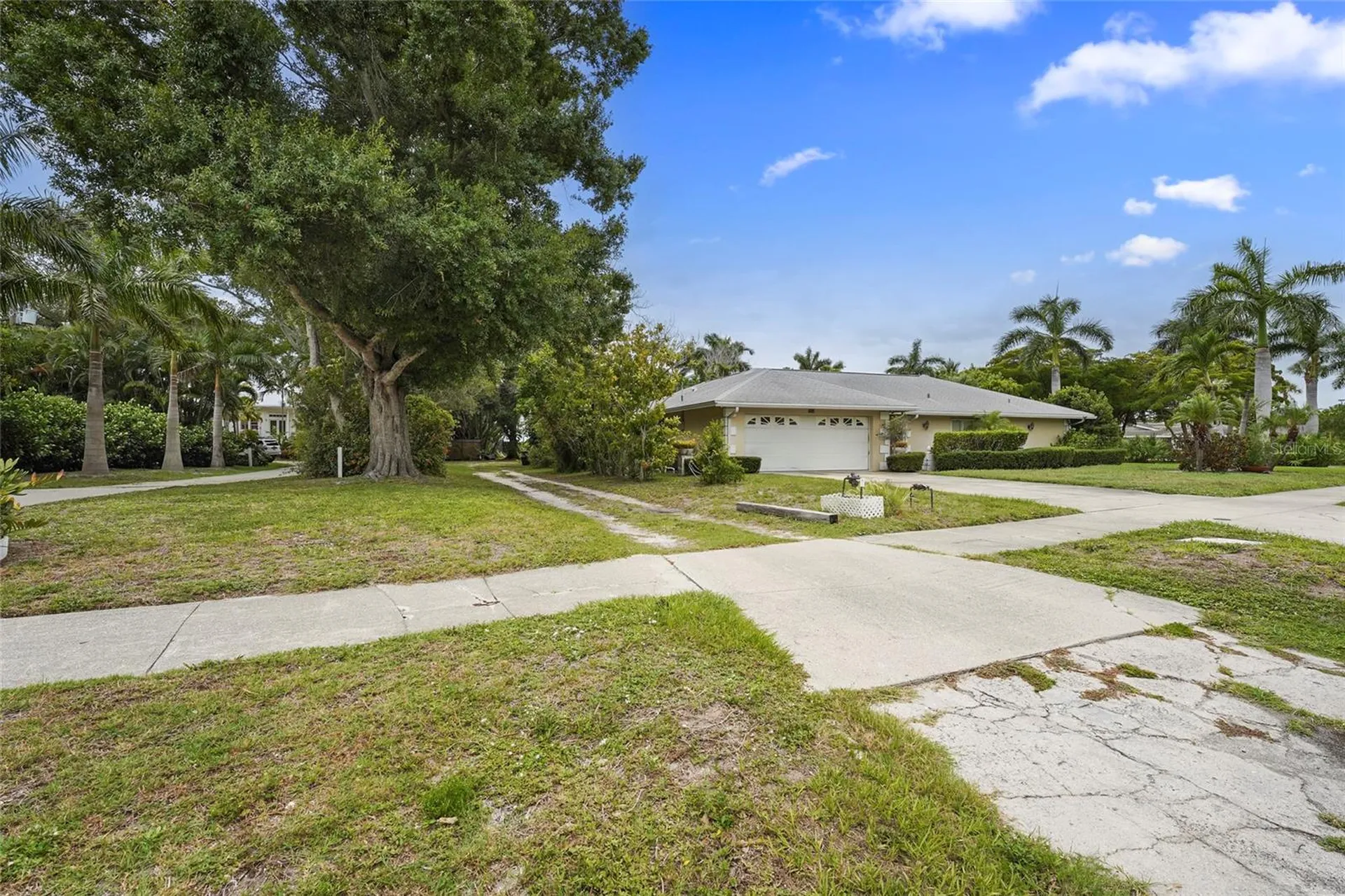 7538 Westmoreland Drive Sarasota FL 34243