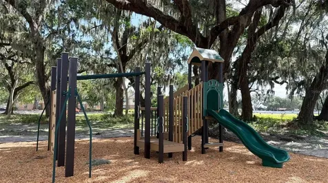 984 Pinewood Street Kissimmee FL 34744