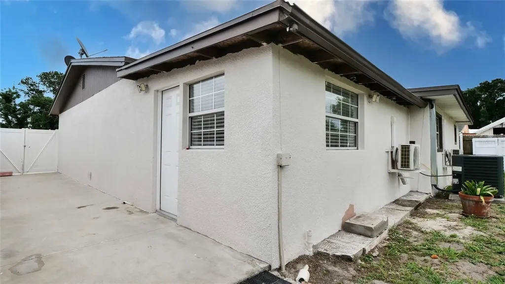 6424 Yorkshire Road Tampa FL 33634
