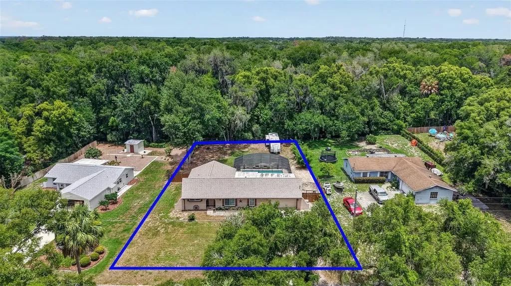 1915 Spring Lake Road Fruitland Park FL 34731