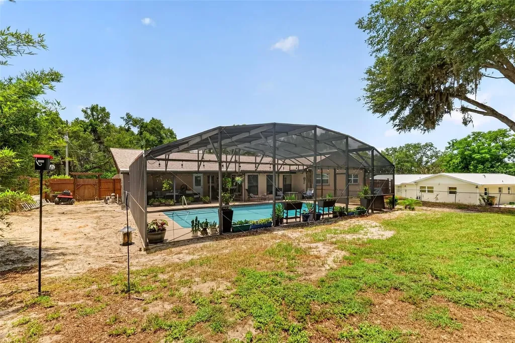 1915 Spring Lake Road Fruitland Park FL 34731