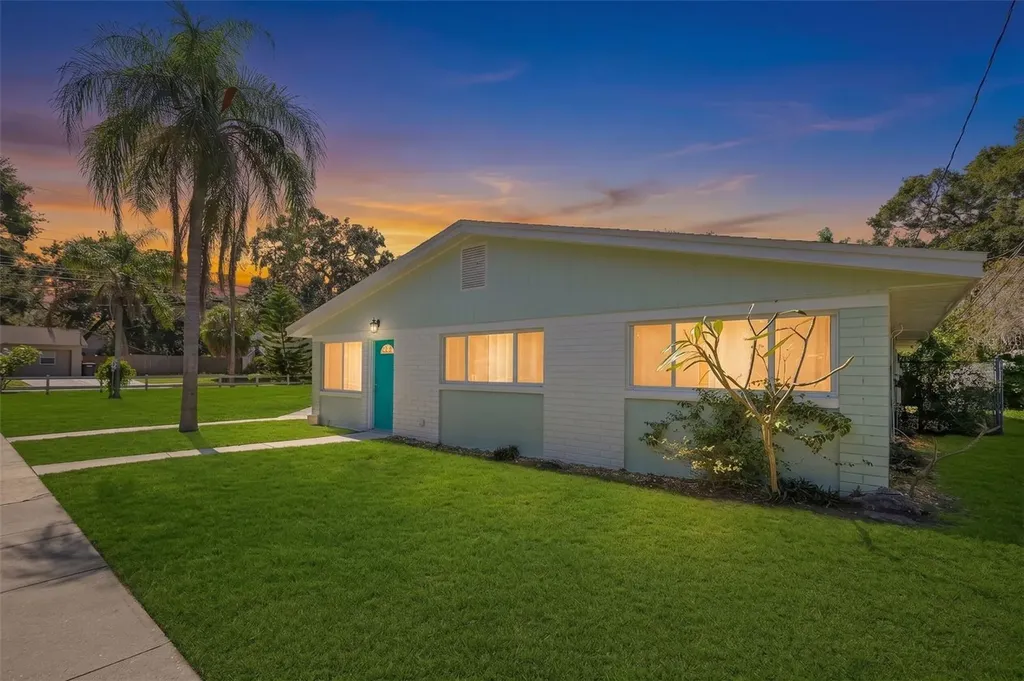 415 Maple Way Safety Harbor FL 34695