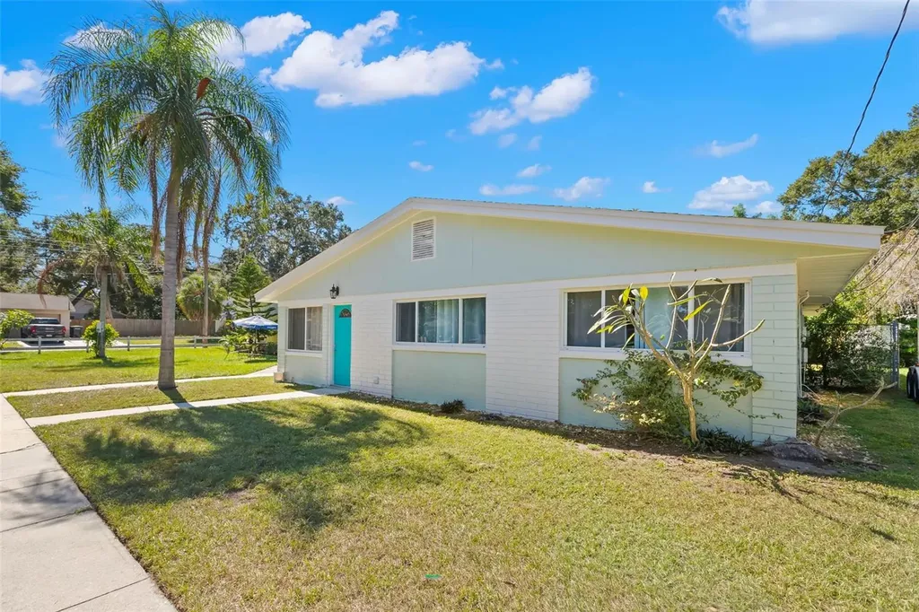 415 Maple Way Safety Harbor FL 34695
