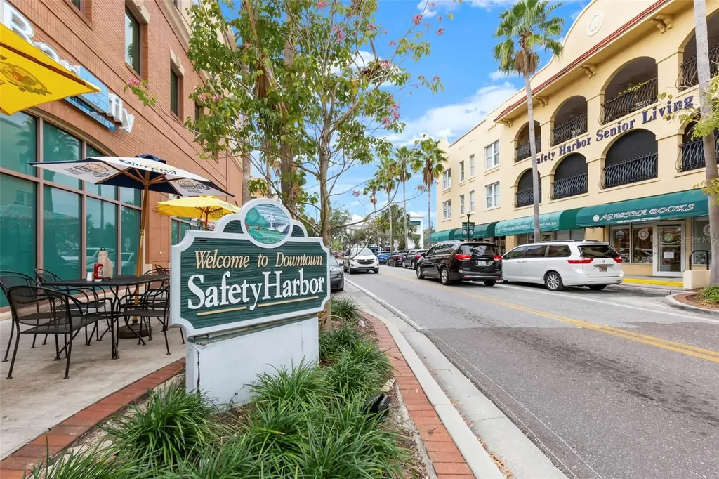 415 Maple Way Safety Harbor FL 34695