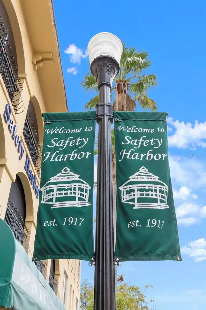 415 Maple Way Safety Harbor FL 34695