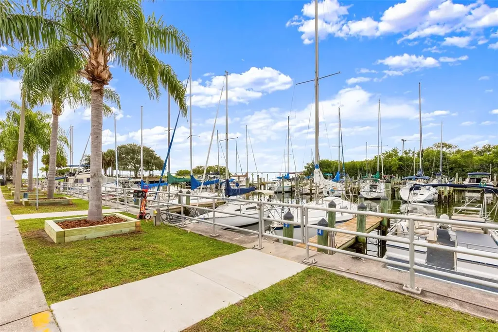 415 Maple Way Safety Harbor FL 34695