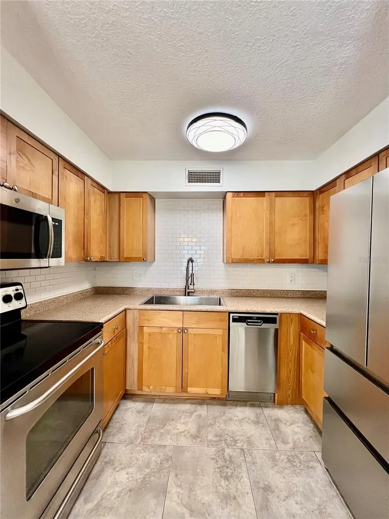 5111 Coquina Key Drive SE St Petersburg FL 33705