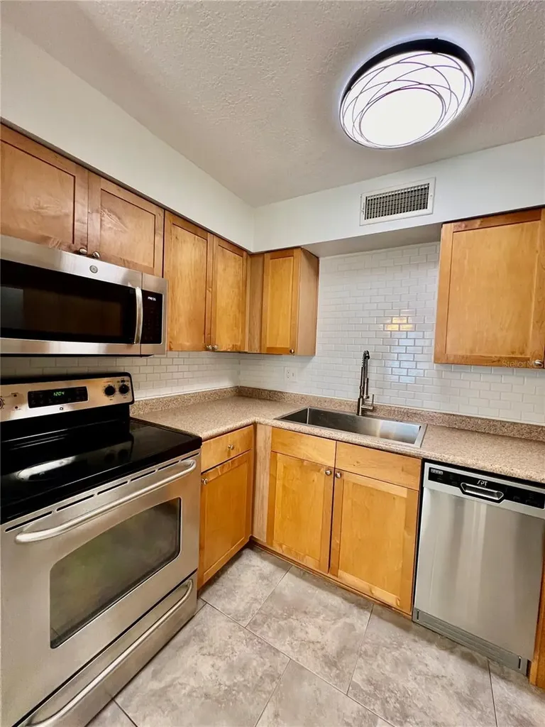 5111 Coquina Key Drive SE St Petersburg FL 33705