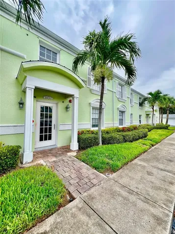 5111 Coquina Key Drive SE St Petersburg FL 33705