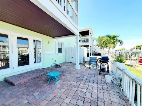 5111 Coquina Key Drive SE St Petersburg FL 33705