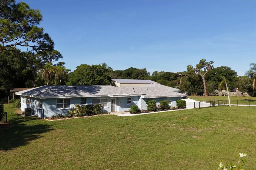 2746 53rd Street Sarasota FL 34234