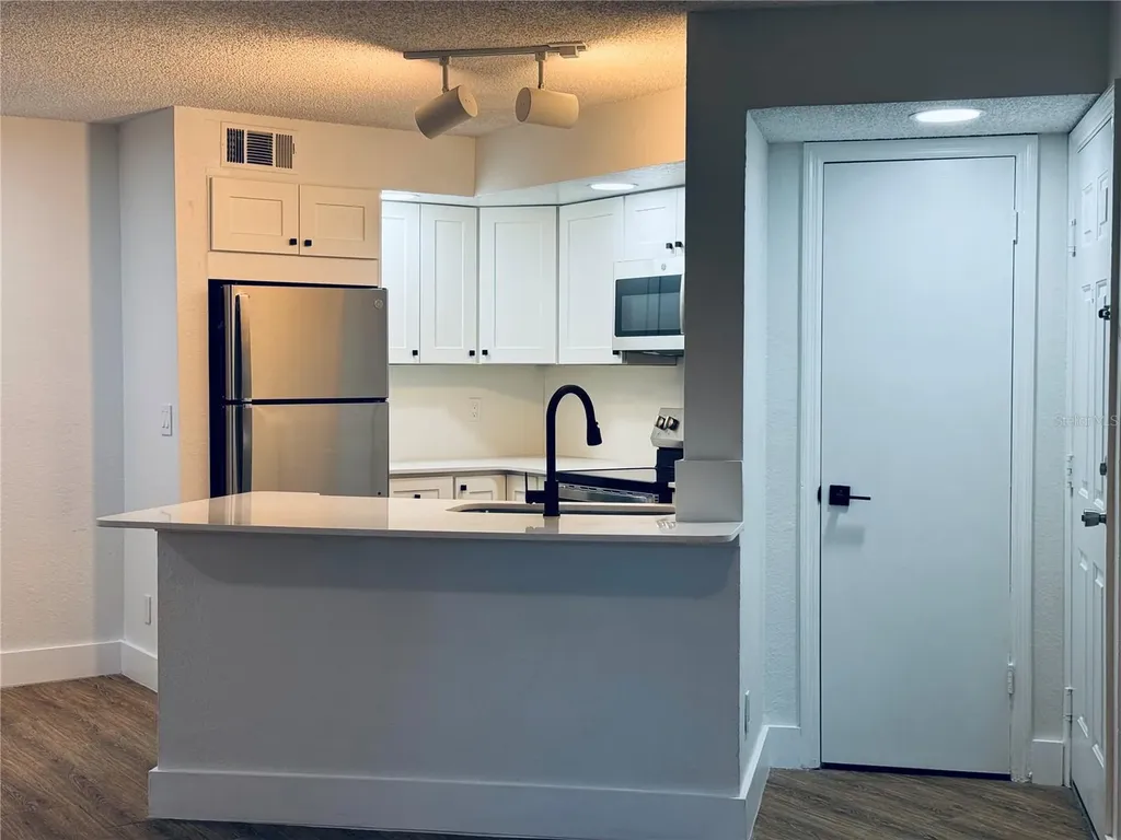 4630 Commander Drive Orlando FL 32822