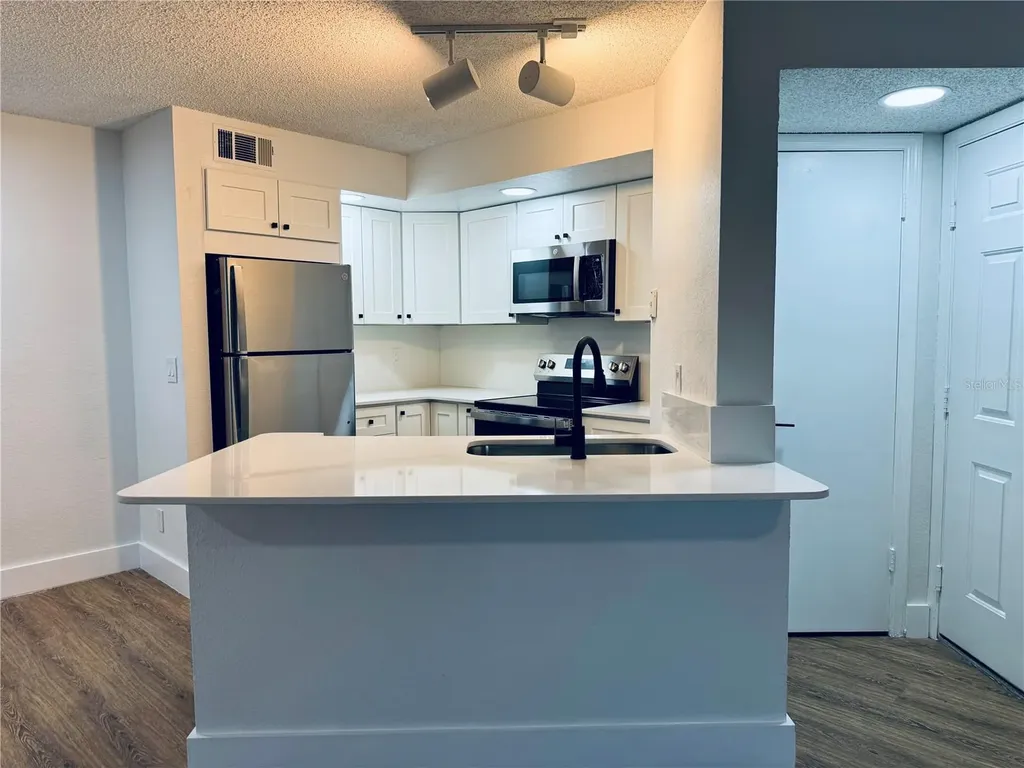 4630 Commander Drive Orlando FL 32822