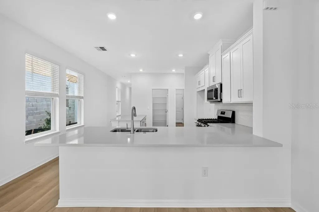 5032 Cyan Loop Apollo Beach FL 33572