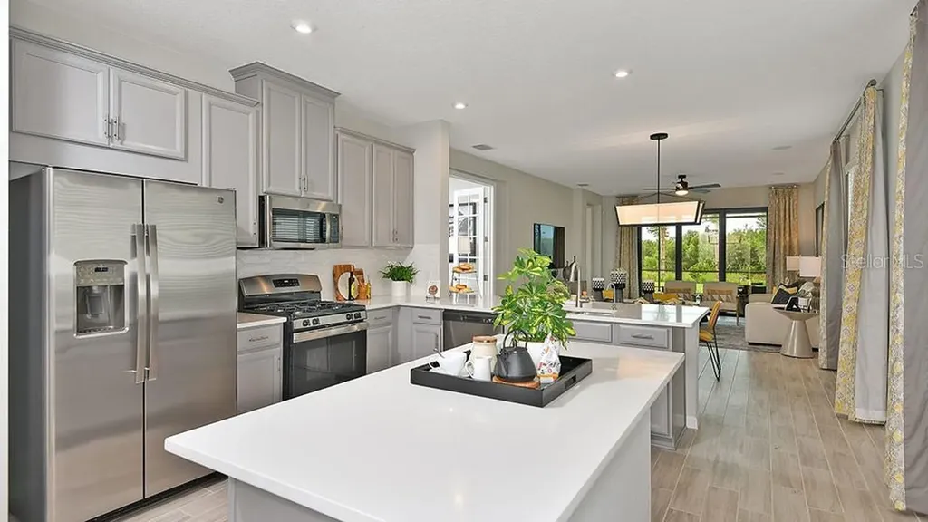 5032 Cyan Loop Apollo Beach FL 33572