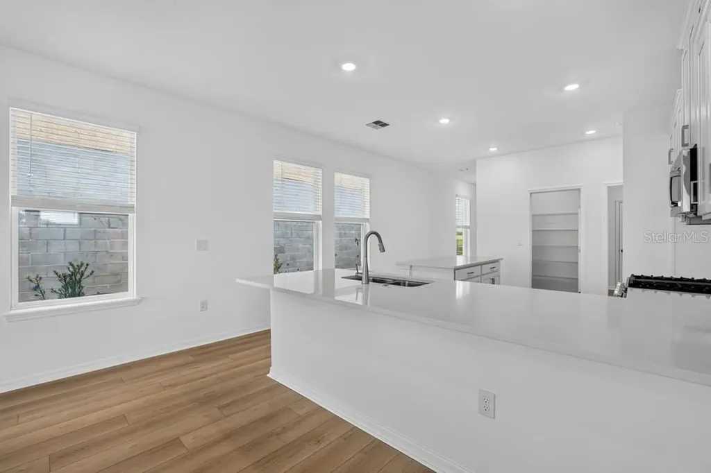 5032 Cyan Loop Apollo Beach FL 33572