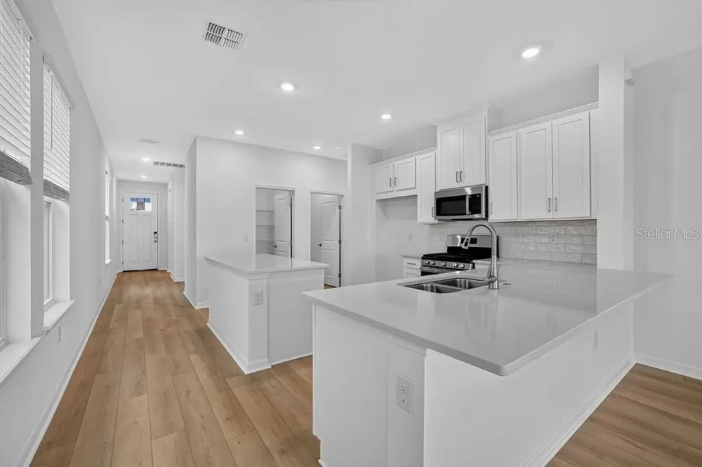 5032 Cyan Loop Apollo Beach FL 33572
