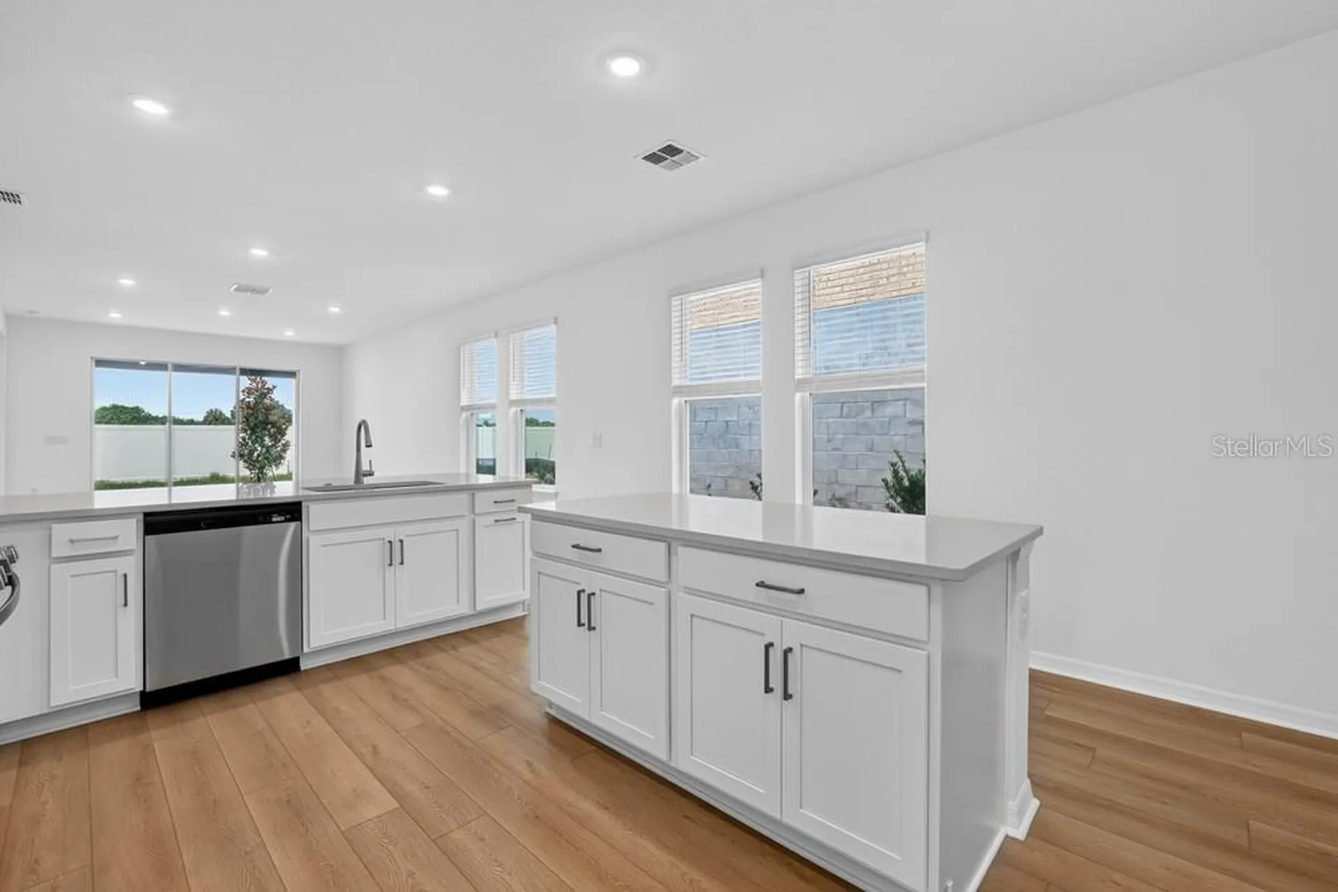 5032 Cyan Loop Apollo Beach FL 33572