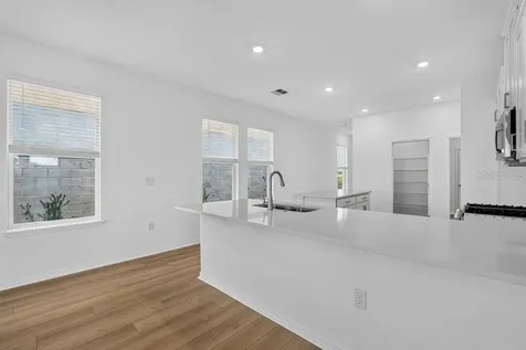 5032 Cyan Loop Apollo Beach FL 33572