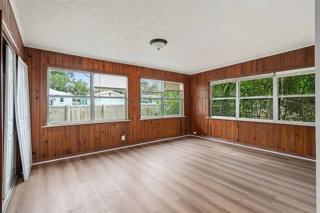1516 E Elm Road Lakeland FL 33801